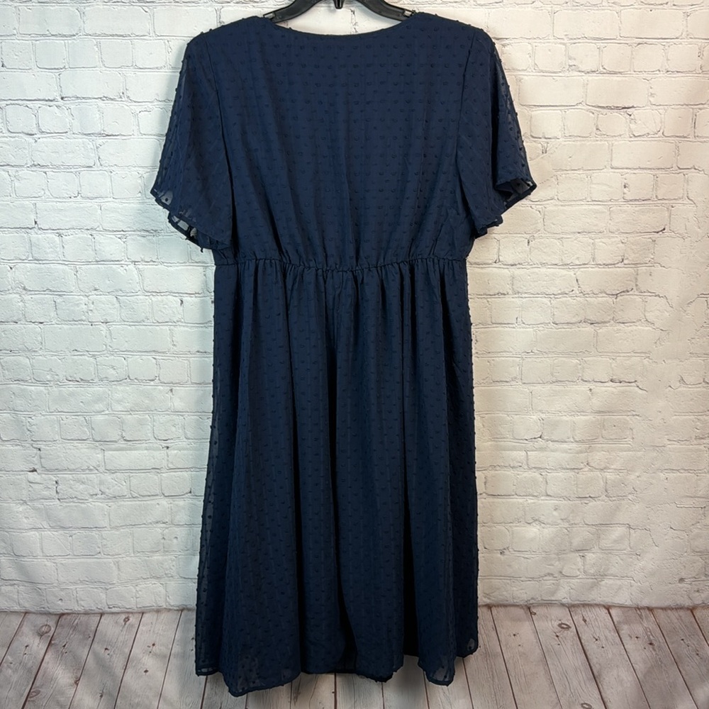 BloomChic Elegant Navy Blue V Neck Dot Dress Plus Size 3X - Picture 8 of 8